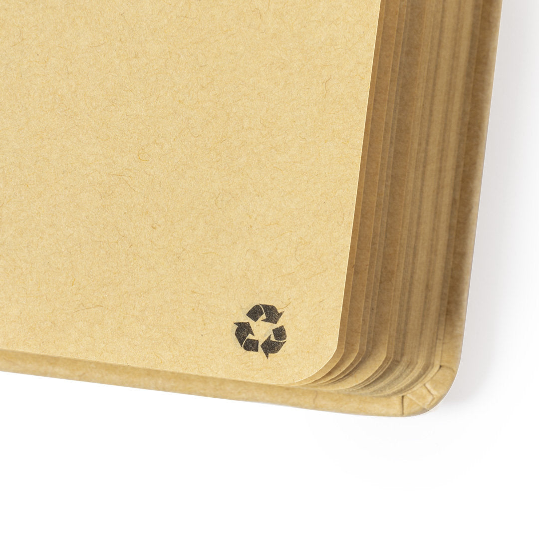 Quaderno A5 con copertina rigida in cartone riciclato ed elastico