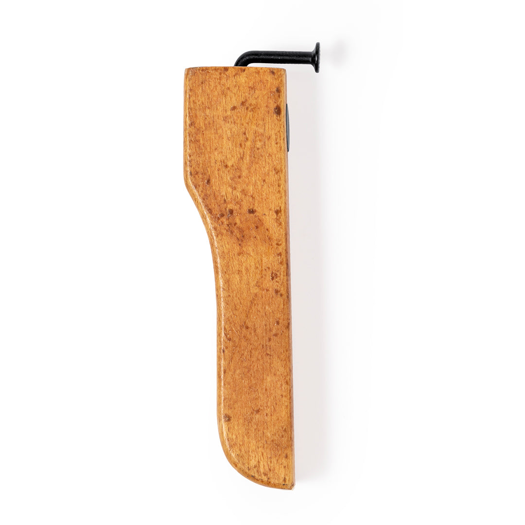 Apribottiglie in legno a forma di chiodo