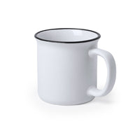 Tazza in ceramica bianca in stile vintage