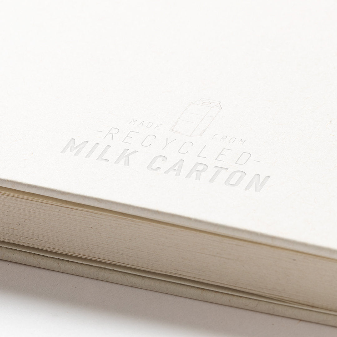 Quaderno con copertina di cartone del latte riciclato