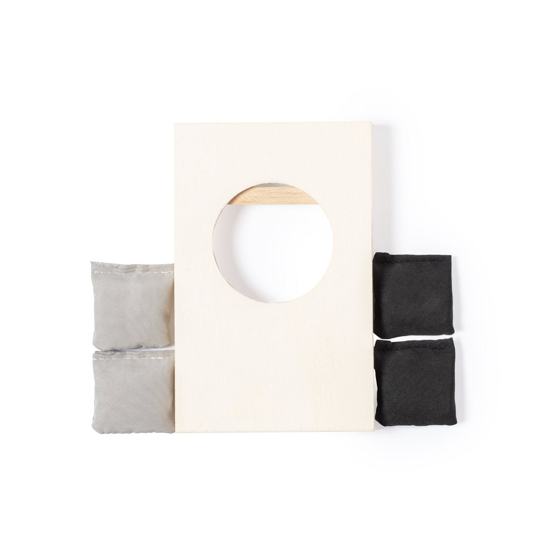 Gioco Cornhole - lancio sacchetti